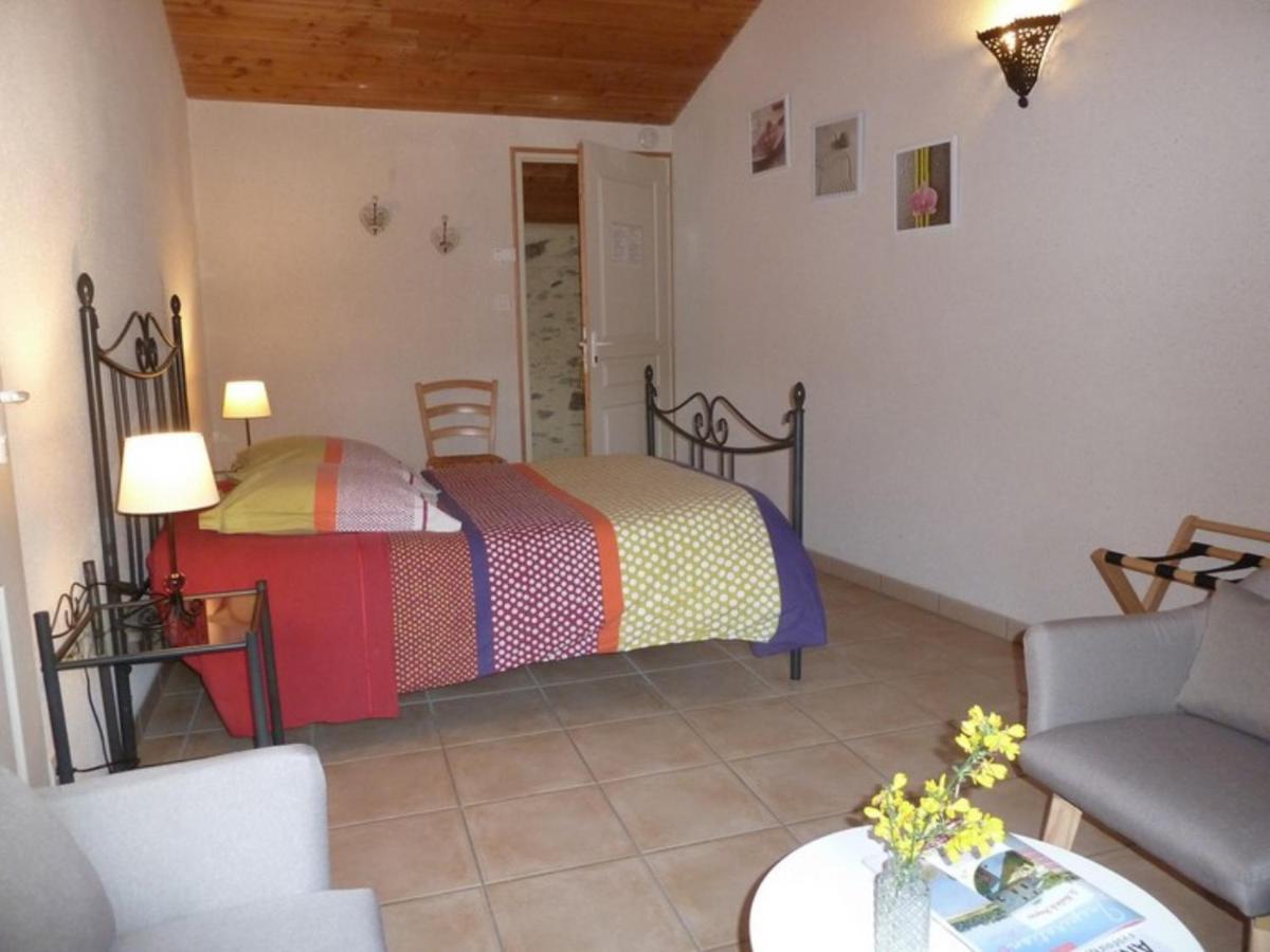 Le Moulin De Drapras Bed & Breakfast Chemille-en-Anjou Exterior photo